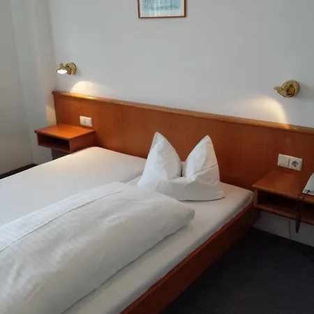 Hotel Am Exerzierplatz 3*