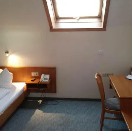 Hotel Am Exerzierplatz 3*